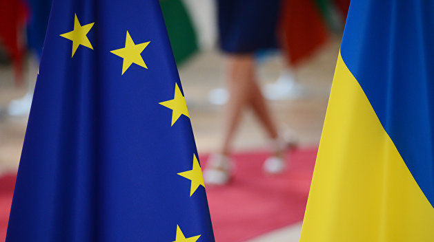ЕС призвал изучить закон о госязыке на Украине.