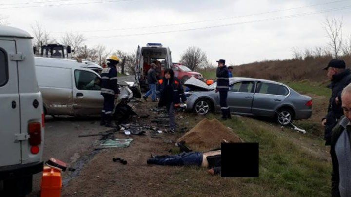 Grav accident la Sângerei. Sunt morți și răniți