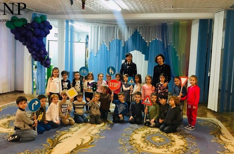 Более тысячи детей посетили занятия, проводимые патрульными полицейскими.