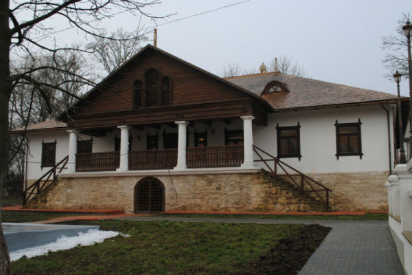 Două obiective turistice de la Conacul Manuc-Bey au fost finalizate