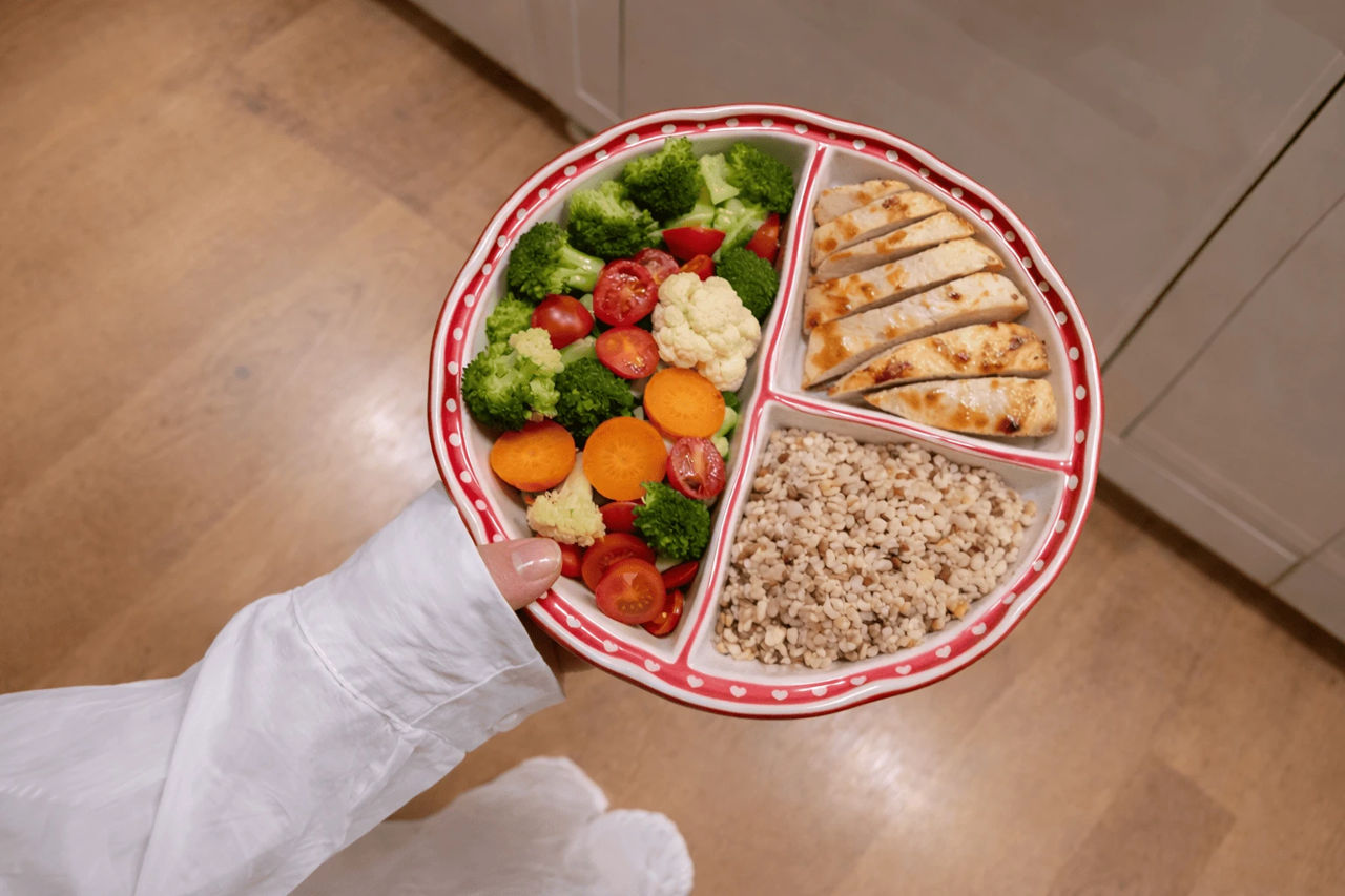 Oamenii de știință au creat un model vizual al alimentației sănătoase — „Farfuria Harvard”.