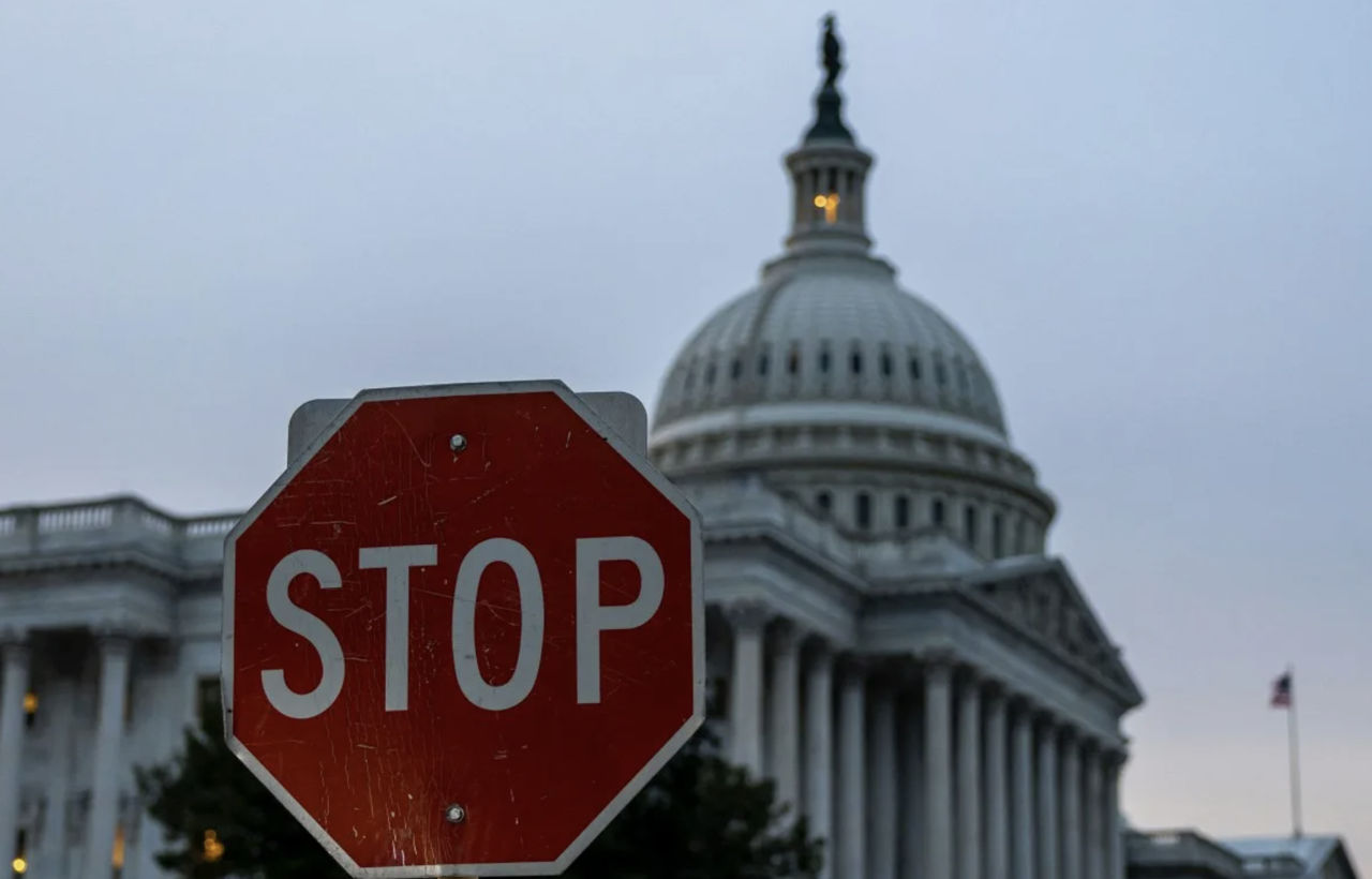 В США начался частичный шатдаун.