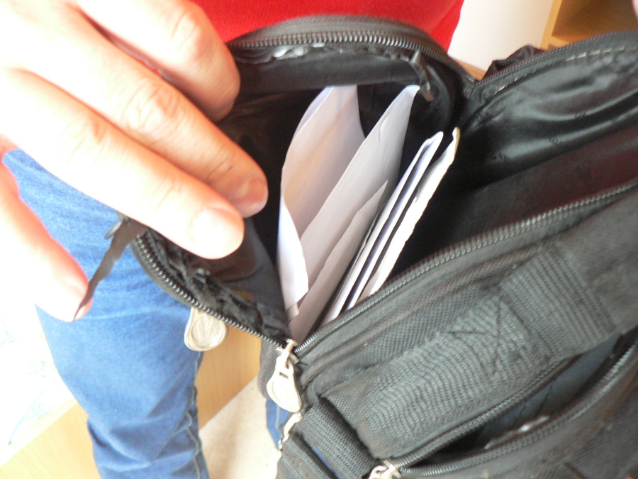 În total, inculpatul a dobândit ilicit bani şi bunuri în sumă totală de aproximativ 320 mii euro.