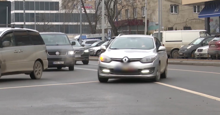 Многие водители нарушают ПДД на улице Албишоара.