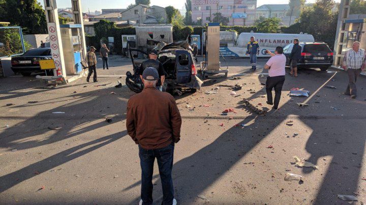 Появились подробности взрыва машины такси на столичной заправке.