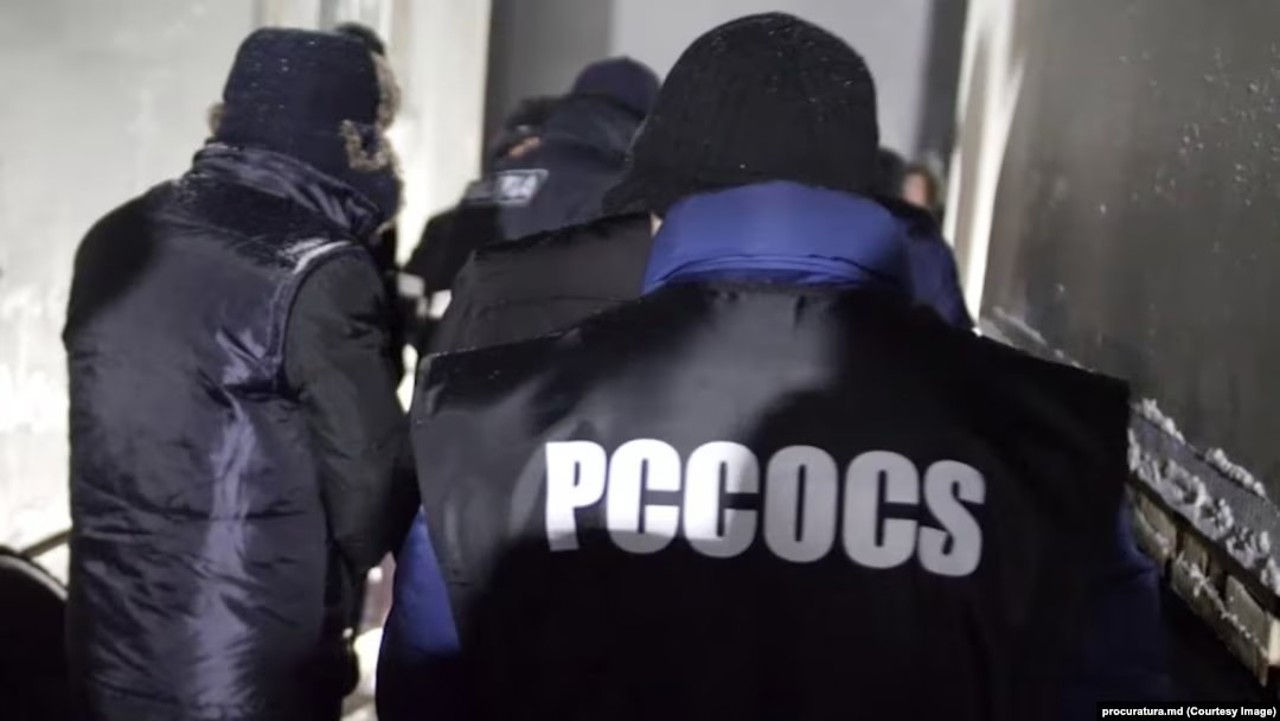 В Молдове и Румынии проходят обыски по делу о контрабанде анаболиков.