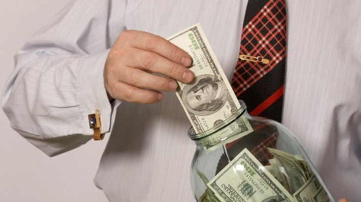 Если власти сделают то, о чем говорят в вер­хах, то 3500 работников окажутся безработ­ными.