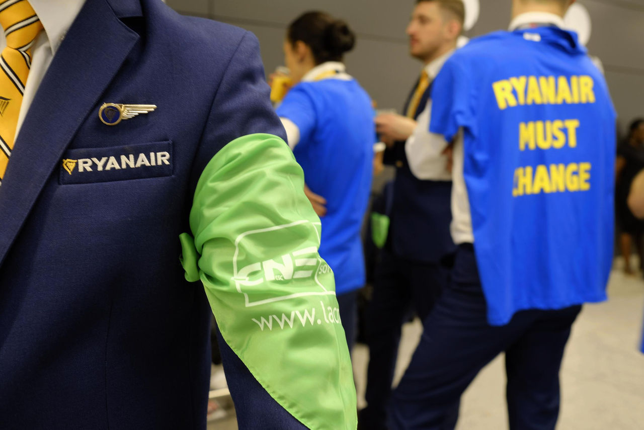В Испании из-за забастовки авиакомпании Ryanair отменены и задержаны сотни рейсов.