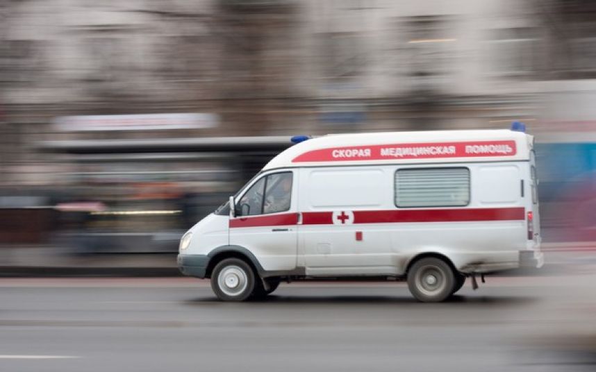 Машинам скорой помощи могут разрешить таранить автомобили, припаркованные на пути следования "скорой".
