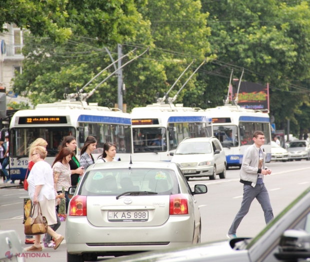 Greva din ultimele zile a șoferilor de maxi-taxi a determinat autoritățile locale să recurgă la suplimentarea numărului de troleibuze și microbuze pe rutele intraurbane.
