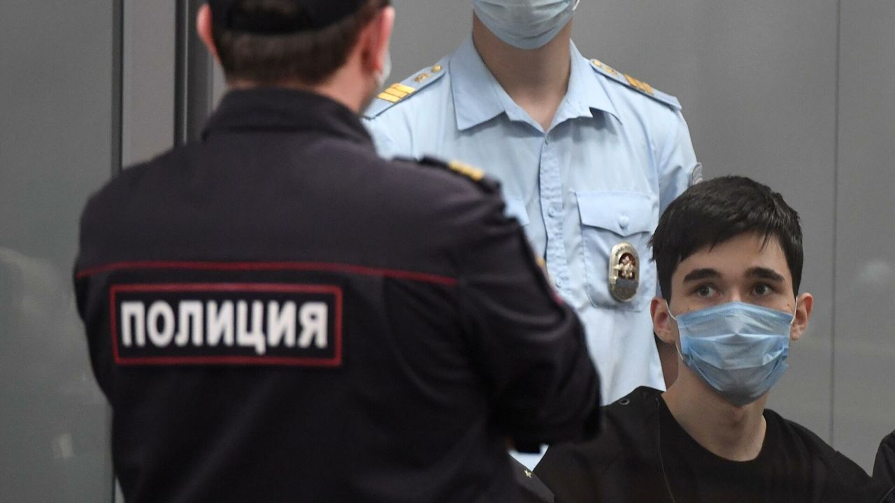 Казанский студент планировал расправиться с 20 школьниками.
