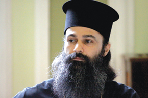  Episcopul a declarat că nu se va conforma deciziei.