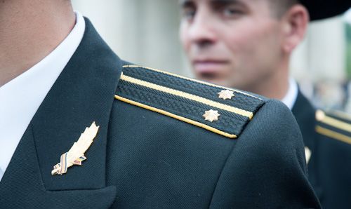 Новая концепция также предусматривает изменение процедуры присвоения воинских званий.