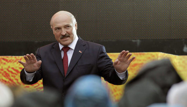 Лукашенко: Зеленскому пора научиться вести себя дипломатично.