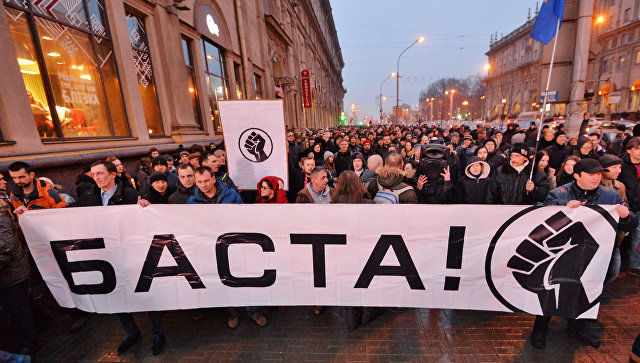 В Минске в пиковые моменты число участников марша составляло примерно 2-2,5 тысячи человек.