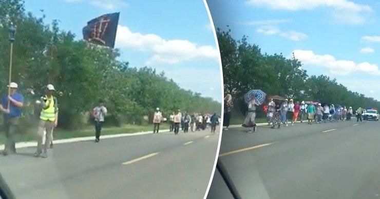 В Гагаузии прошел крестный ход против коронавируса. Коллаж: Point.md