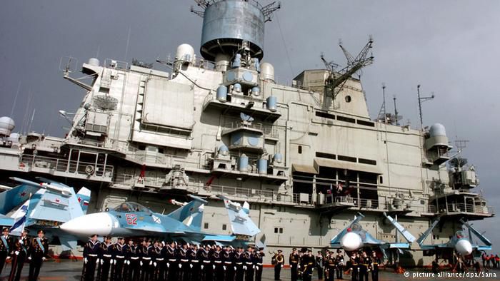 Российский военный корабль в сирийском порту Тартус, 2012 год.