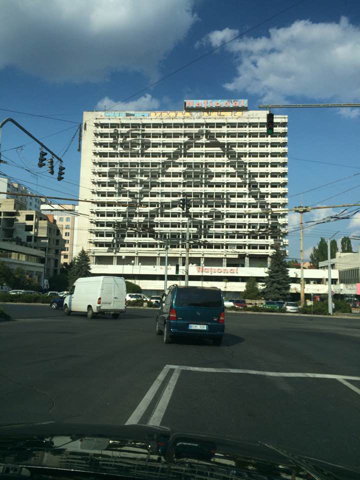 В здании бывшей гостиницы Național в Кишиневе больше нет беспризорных детей.