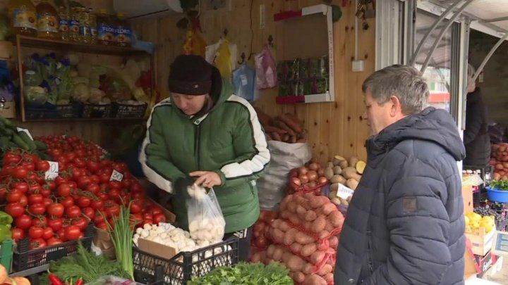 Жители Молдовы готовятся к рождественским застольям.