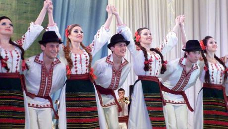 Веселому и приподнятому настроению будет способствовать и звучащая на входе музыка.