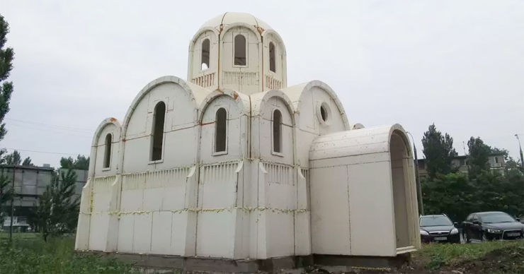 В Херсоне построили церковь из пенопласта.