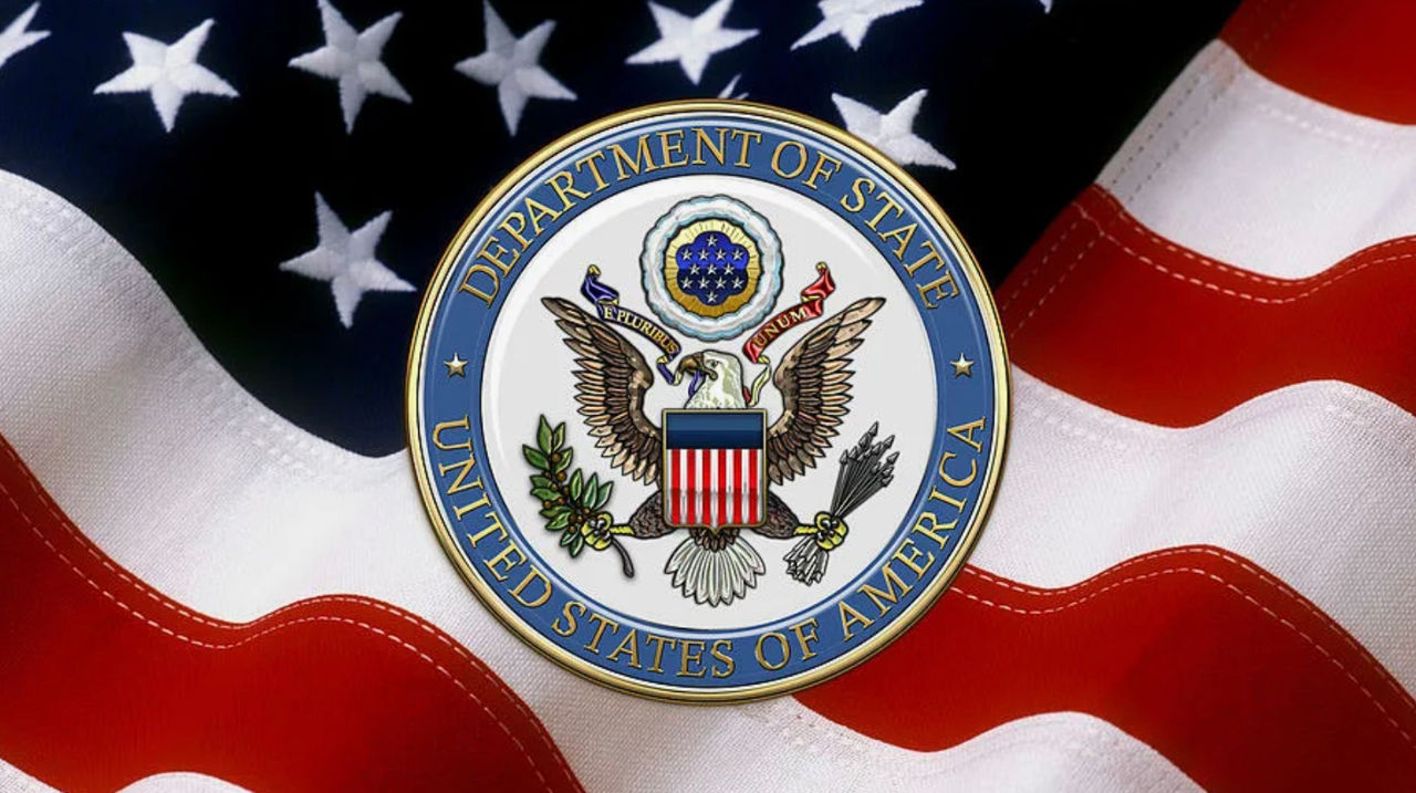 Госдеп: США остановили не все поставки оружия Украине.
