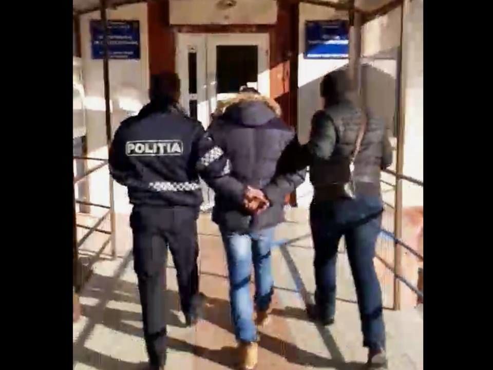 Полицейские задержали рецидивиста, напавшего на прохожего.
