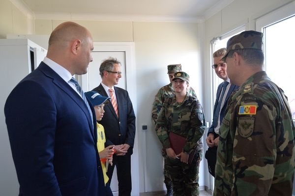 Глава миссии ОБСЕ в РМ посетил военную базу во Флорештах.