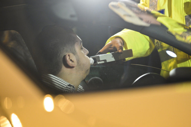 Polițiștii nu vor primi 25 la sută din valoarea amenzilor aplicate șoferilor prinși băuți la volan. 