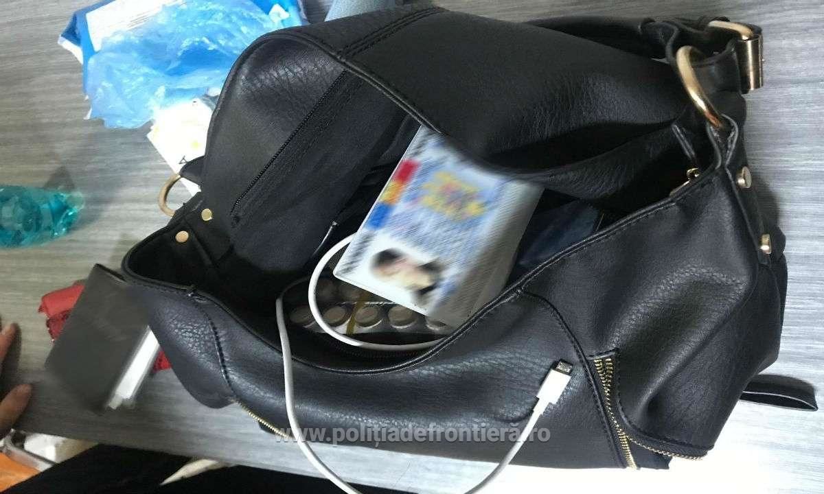 Приобрели они документы в конце сентября прошлого года, у неизвестного человека, заплатив по 250 евро.