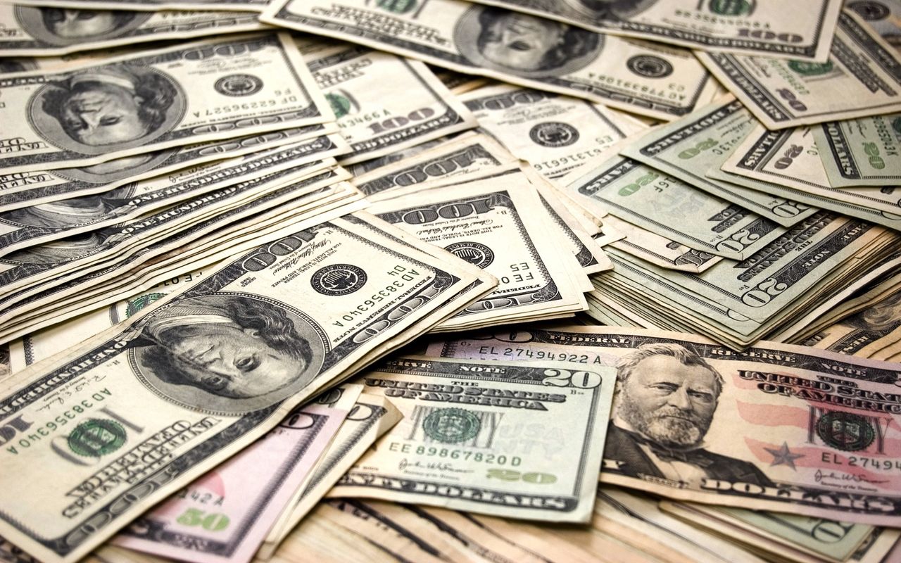 Российские правоохранители при этом оперируют цифрой в $46 млрд выведенных из страны средств.