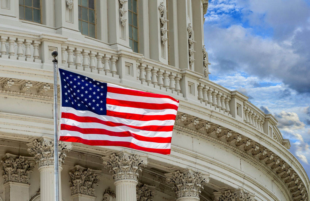 Конгресс США утвердил временное финансирование правительства до марта.