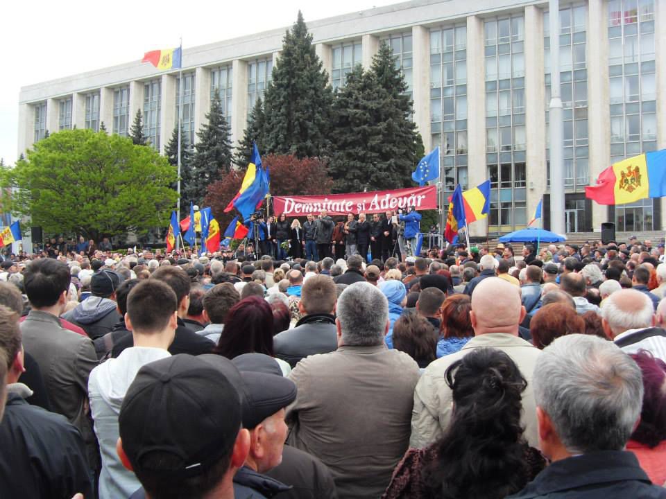 Politologii văd imposibilă consolidarea Platformei DA cu PLDM. Foto: deschide.md