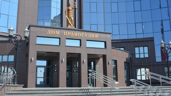 За организацию и участие в белорусских протестах осудили почти 90 человек.