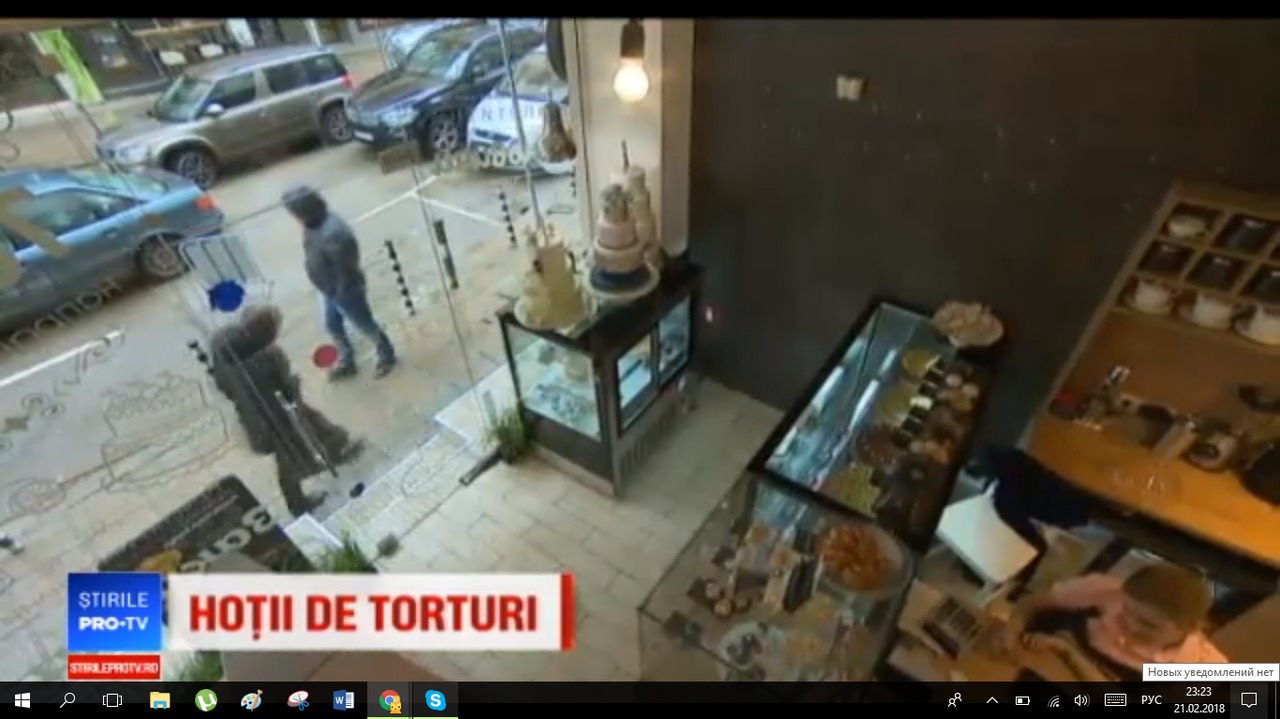 Trei tineri, cuprinși de remușcări după ce au furat dintr-o cofetărie.