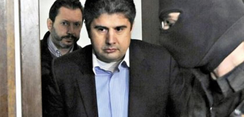 Un primar român a primit mită mobilier suflat cu aur din Milano. Foto: spynews.ro