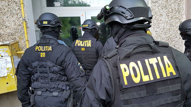 Полиция снова провела рейд в клубе в столице после протеста у здания МВД.