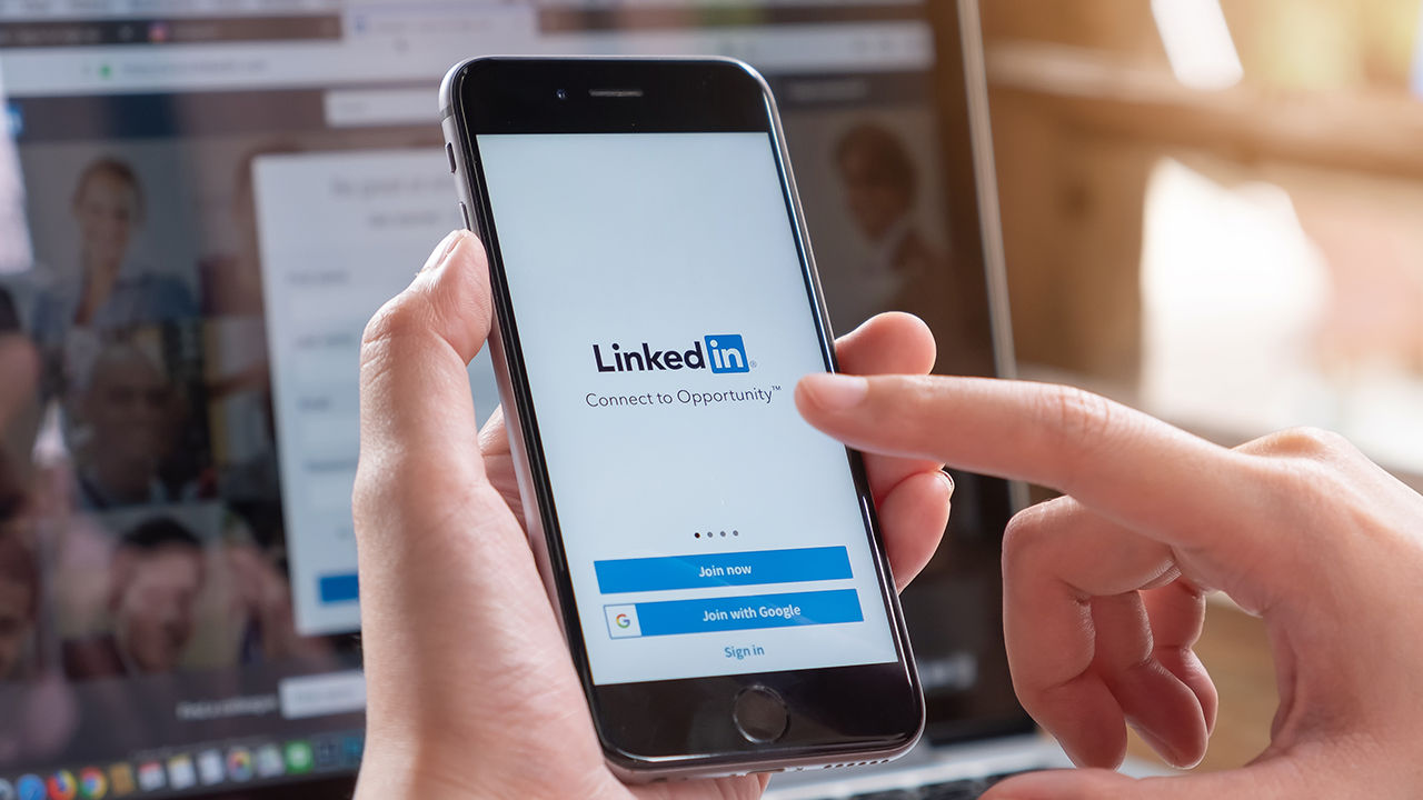 LinkedIn добавит функции ИИ для облегчения поиска кандидатов на работу.