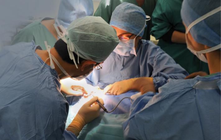 Potrivit medicilor, victimele ar fi fost infectate cu un virus.