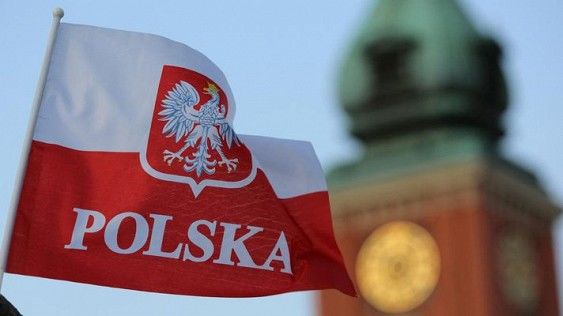 Польша должна поспешить с решением вопроса о получении репараций от Германии за потери, понесённые в 1939—1945 годах. 