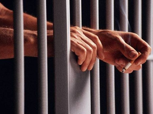 Potrivit sursei, în septembrie 2012, inculpatul s-a luat la ceartă cu fiul concubinei