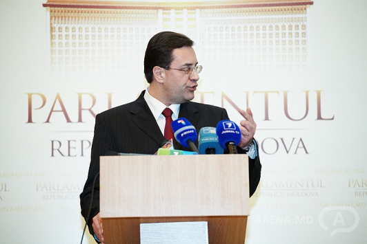  Marian Lupu le-a spus unor deputați, în timpul unui schimb de replici: ”Țineți-vă gura”