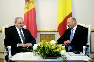Amintim că Traian Băsescu a fost invitat în Republica Moldova de către Nicolae Timofti, în timpul unei vizite a acestuia la Bucureşti în aprilie 2012.