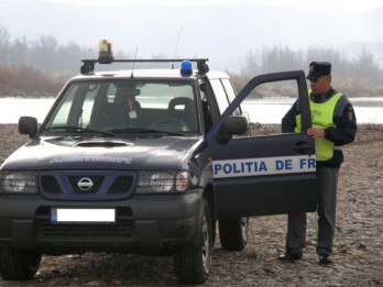 Automobilul a fost reţinut de poliţiştii de frontieră, iar ancheta în acest caz continuă.