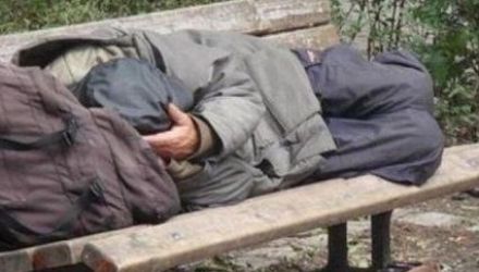 Victima avea hipotermie avansată și a murit pe masa de operații. 