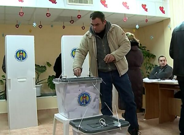 Alegerile de maine vor fi supravegheate de 6 mii de politisti. Foto: protv.md