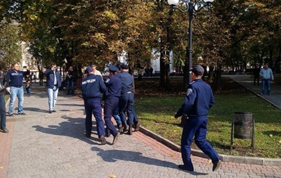 Митинг в Харькове завершен, задержано два десятка человек.