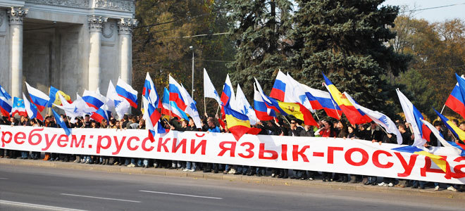 Из всех стран СНГ, кроме России, только Беларусь придала русскому языку статус государственного.