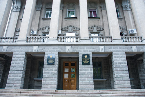 Ни одно должностное лицо МВД пока не имеет процессуального статуса подозреваемого.
