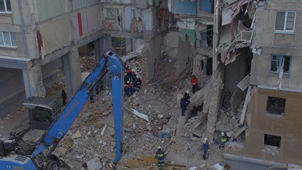 На обломках дома в Магнитогорске дома не нашли следов взрывчатки.